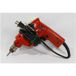 32) MAKITA VSR DRILL.