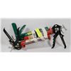 Image 1 : 88) CAULKING GUNS.