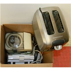 LOT WITH TOASTER , JUICER , SANDWICH GRILL ETC.