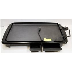 BLACK & DECKER GRILL W/CORD & DRIP TRAY
