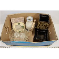 BOX OF ASSORTED GLASSWARE