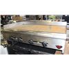 Image 1 : 4FT WELLS FLAT-TOP GRIDDLE