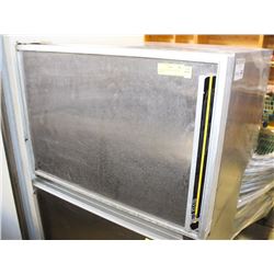 TABLE TOP FREEZER SILVER KIN 28WX20H