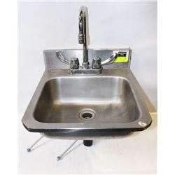 WALL MOUNT HAND SINK WITH TRAP