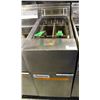 Image 1 : FRYMASTER DUAL-BASKET COMMERCIAL DEEP FRYER
