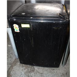 SMALL DANBY BAR FRIDGE