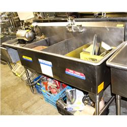 3-WELL S/S SINK W/ RUNOFF