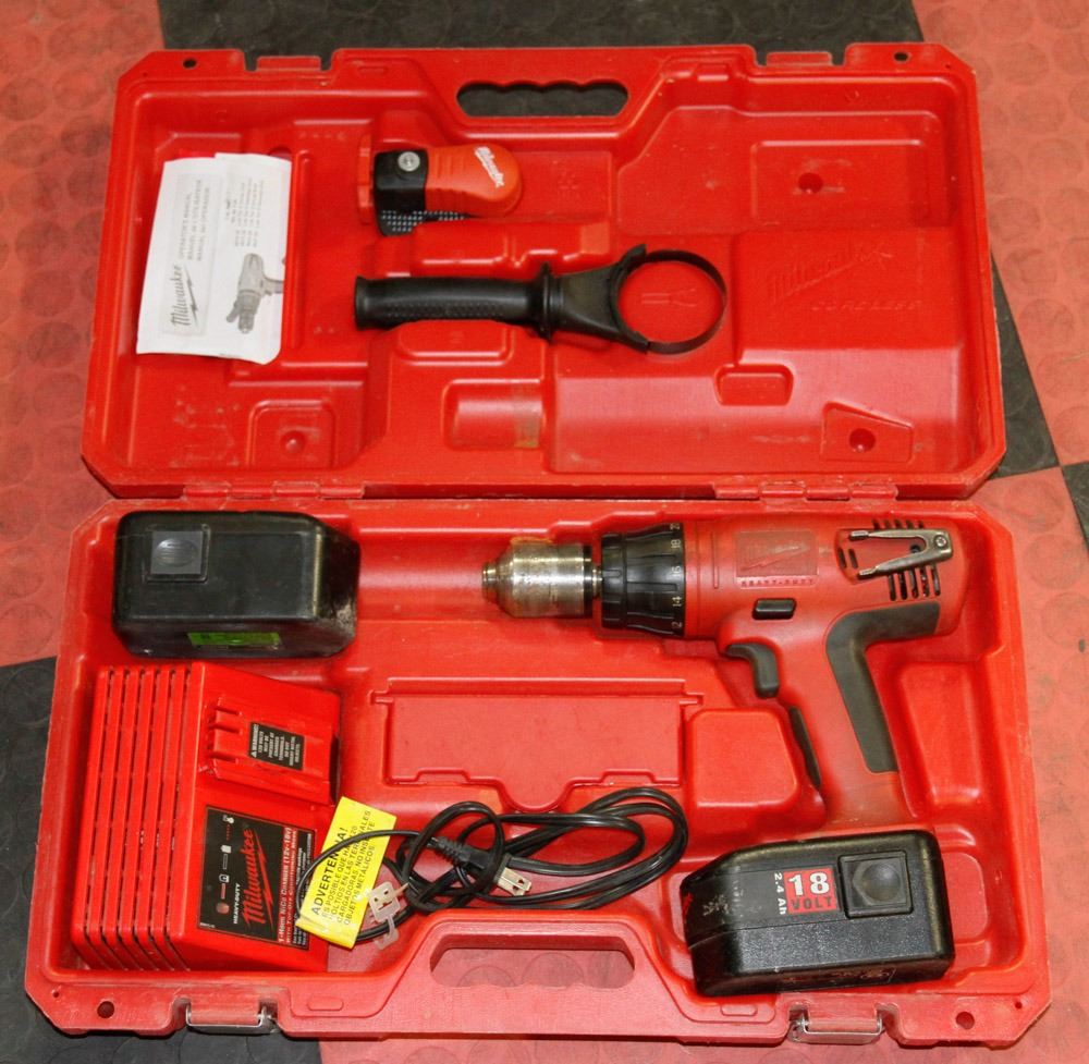 MILWAUKEE 18 VOLT DRILL SET