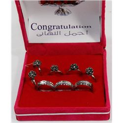 LOT OF 8 LADIES RINGS