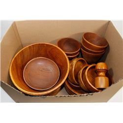 VINTAGE 24 PC GENUINE TEAK WOOD BOWL SET.