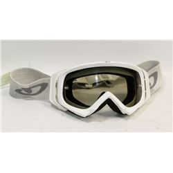 WHITE SKI GOGGLES