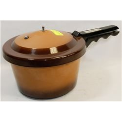 WEST BEND CAST ALUMINUM PRESSURE COOKER.