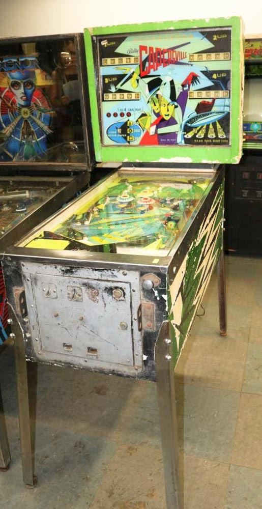 CAPERSVILLE 1960s PINBALL MACHINE
