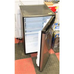WHIRLPOOL MINI REFRIGERATOR.