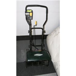 YARDWORKS 9A ELECTRIC SNOW SHOVEL.