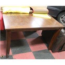 NEW WOOD TONE KITCHEN TABLE 48"X38"X30.5"
