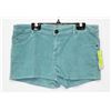 Image 1 : LADIES QUICKSILVER SHORTS SIZE 9/29, LIGHT BLUE,