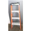 Image 1 : INDUSTRIAL 4' STEP LADDER