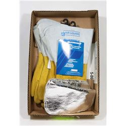 BOX W/2 NEW PAIRS OF AIR LIQUIDE