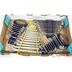 FLAT W/4 SETS OF MASTERCRAFT MAXIMUM