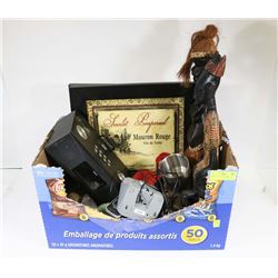 BOX OF COLLECTIBLES/DECOR