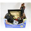 Image 1 : BOX OF COLLECTIBLES/DECOR