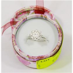 NEW SILVER TONE FLOWERS RING