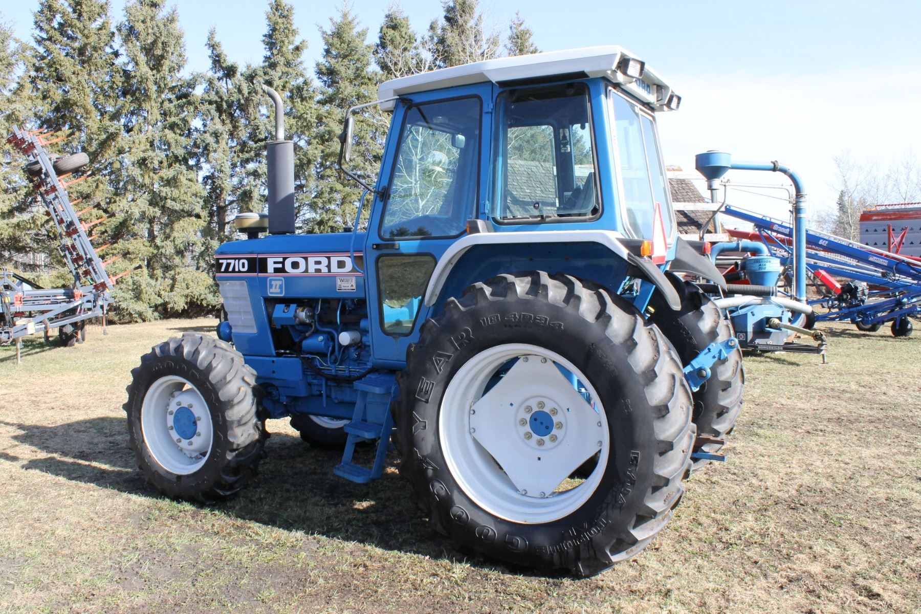 FORD 7710 MFWD TRACTOR