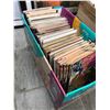 Image 2 : COMIC BOOK LOT (VARIOUS COMICS) 100+ COMICS