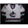 Image 1 : VANCOUVER CANUCKS TEAM SIGNED HOCKEY JERSEY W/ COA (SEDIN'S/ KESLER/ BERTUZZI/ NASLUND/ LINDEN...)
