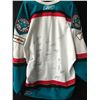 Image 2 : 2003-04 KELOWNA ROCKETS TEAM AUTOGRAPHED HOCKEY JERSEY (MEMORIAL CUP CHAMPS) **SHEA WEBER**