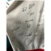 Image 3 : 2003-04 KELOWNA ROCKETS TEAM AUTOGRAPHED HOCKEY JERSEY (MEMORIAL CUP CHAMPS) **SHEA WEBER**