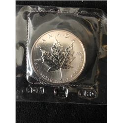 UNCIRCULATED 1989 CANADA MAPLE LEAF 5 DOLLAR COIN. .9999 FINE SILVER 1 OZ