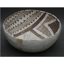 MIMBRES INDIAN POTTERY BOWL
