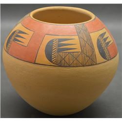 HOPI INDIAN POTTERY VASE (LUCAS)