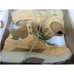 World Wide Sportsman Boots blue water chukka size 8 / 1 needs an insole