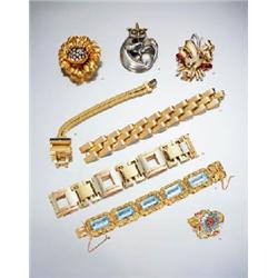 AN ART DECO THREE-COLORED BRACELET