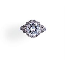 A DIAMOND-SET CLUSTER RING