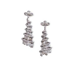 A STRIKING AND UNUSUAL PAIR OF DIAMOND-SET EARPENDANTS