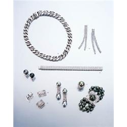 A DIAMOND-SET CURB-LINK CHAIN NECKLACE