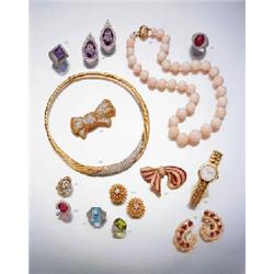 A CORAL BEAD NECKLACE