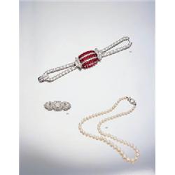 A VERY STYLISH 1940s RUBY AND DIAMOND BRACELET
