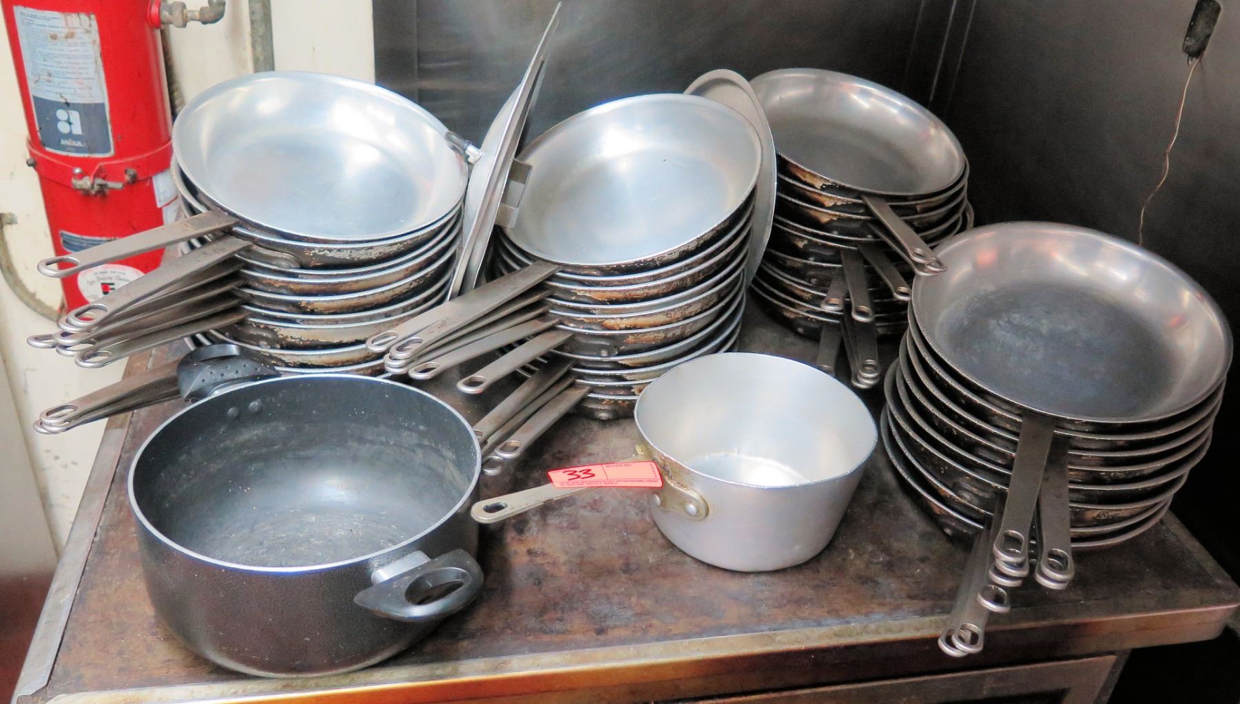Large Lot of Misc Cooking Pots  and Pans  Oahu Auctions Large Lot of Misc Cooking Pots  and Pans  Oahu Auctions