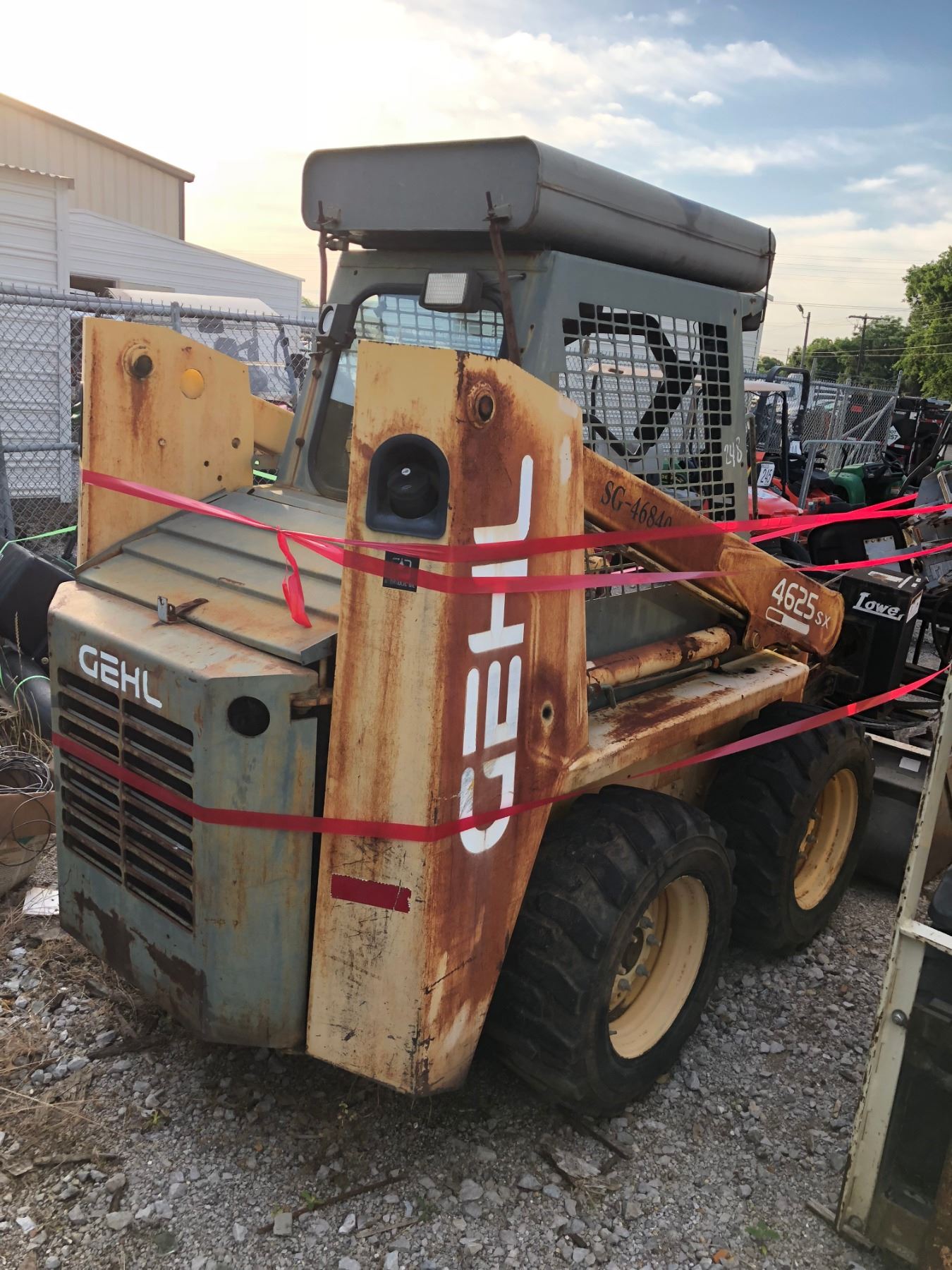 GEHL 4625SX SKID STEER LOADER WHEELED, BUCKET, CANOPY