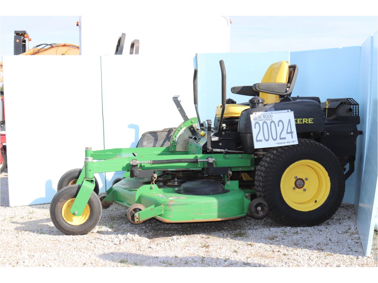 JOHN DEERE M665 LAWN MOWER ZERO TURN