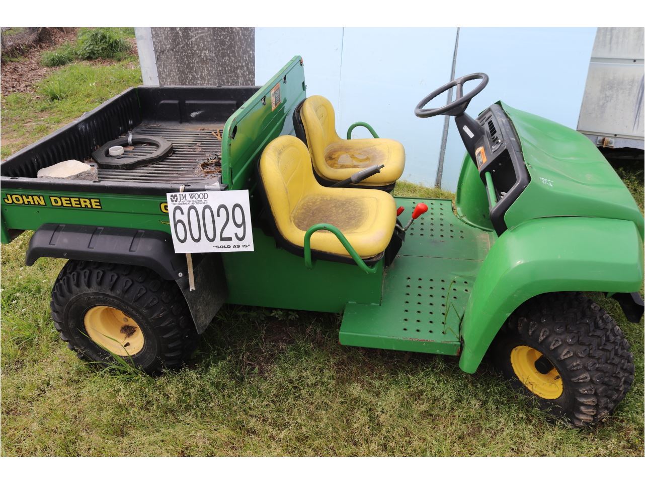 JOHN DEERE GATOR UTV GAS, DUMP BED