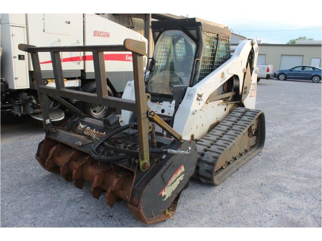 BOBCAT T320 SKID STEER LOADER VIN/SNA7MP11810 CRAWLER, MULCHING