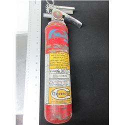 2 1/2 lb Fire Extingguisher / untested showing Good charge