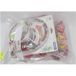 KIDS BAG INCLUDING, PLATE SET AND BAG OF DOUBLE