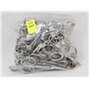 Image 1 : BAG OF ASSORTED SCISSORS